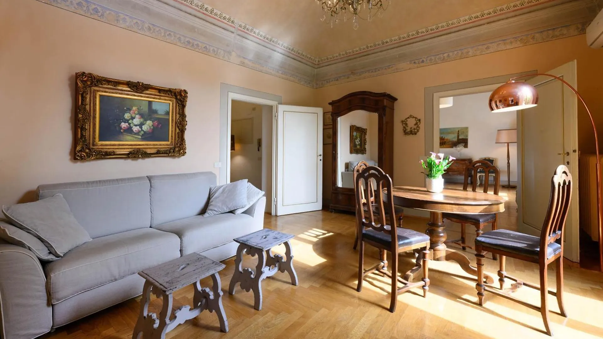 La Casa Degli Specchi Apartment Florence 0*,  Italy